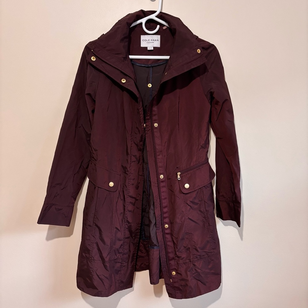Cole Haan Signature Jacket Womens XS Burgundy Packable Back Bow Hooded Rain